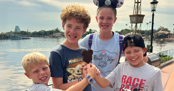 Family Travel, Deluxe Travel, Family Disney Trip, Family Trip, Family Vacation, Travel with kids, Disney World, Walt Disney World, Walt Disney World Resort, Travel Professional, Travel Advisor, Travel Agent, Cousins Travel, Travel Blog, Travel Blogger, Travel Blog Article, Blog, Blog Article, Mickey Ice Cream, Disney Parks, Family Photo